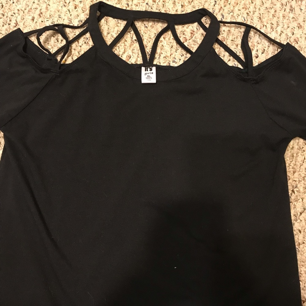 Tween girls Boutique cold shoulder shirt